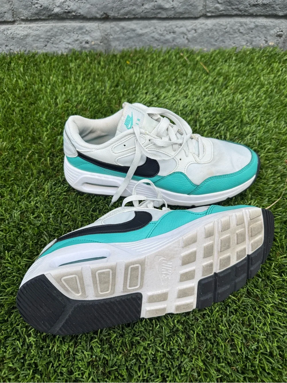 Nike Air Sneakers in White, Teal & Black